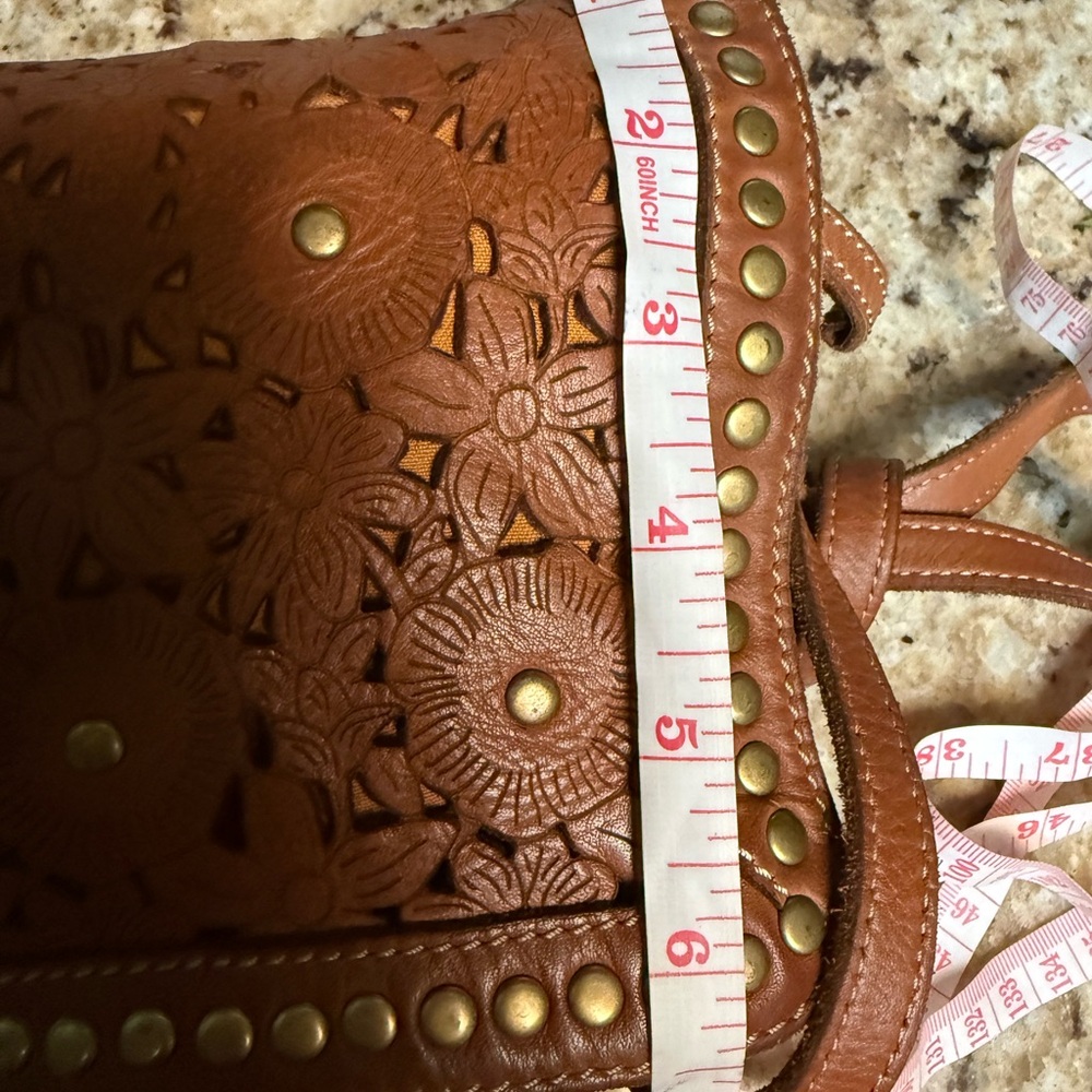 Sundance Leather Floral Cutout Shoulder/Crossbody Bag (Made in Italy) - Picture 9 of 9